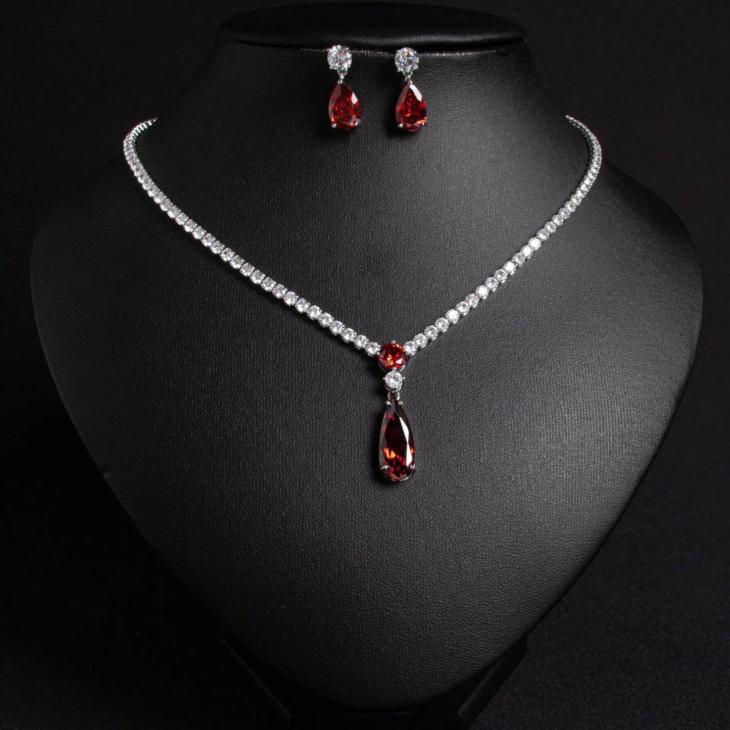 Fashionable Red Water Droplets Bride Micro Set Zircon Women's Light Luxury Design Vintage Elegant And Simple Collarbone Chain