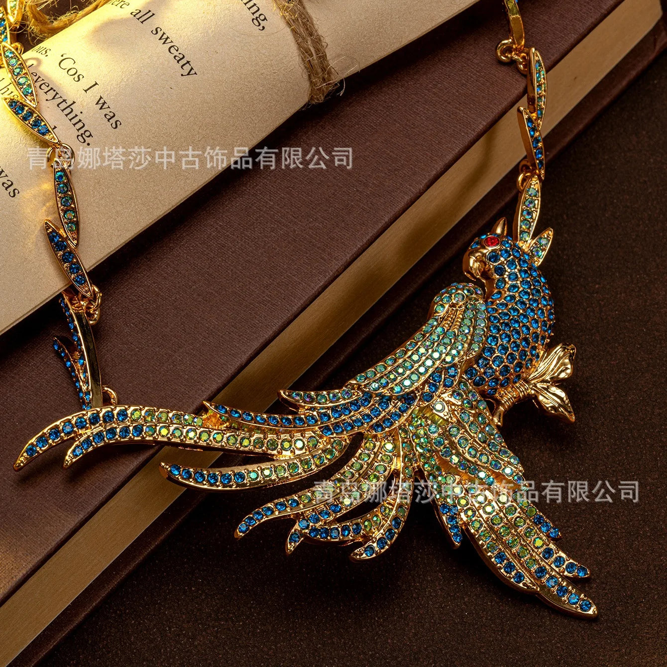 Vintage Style Jewelry Set European and American Heavy Craft Luxurious Parrot Earrings Necklace
